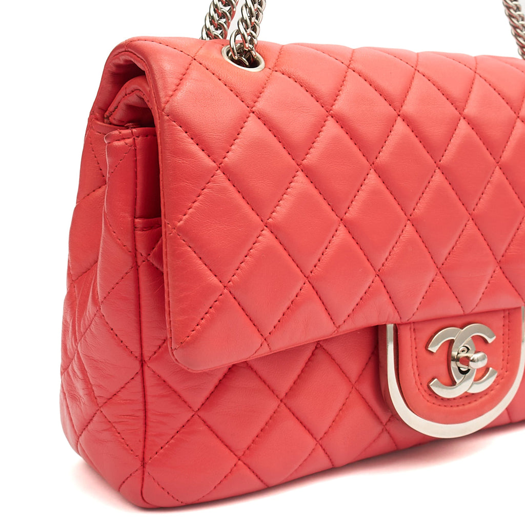 Chanel Shoulder Bag Flap Bag in Red, Leather — Alternate View 10