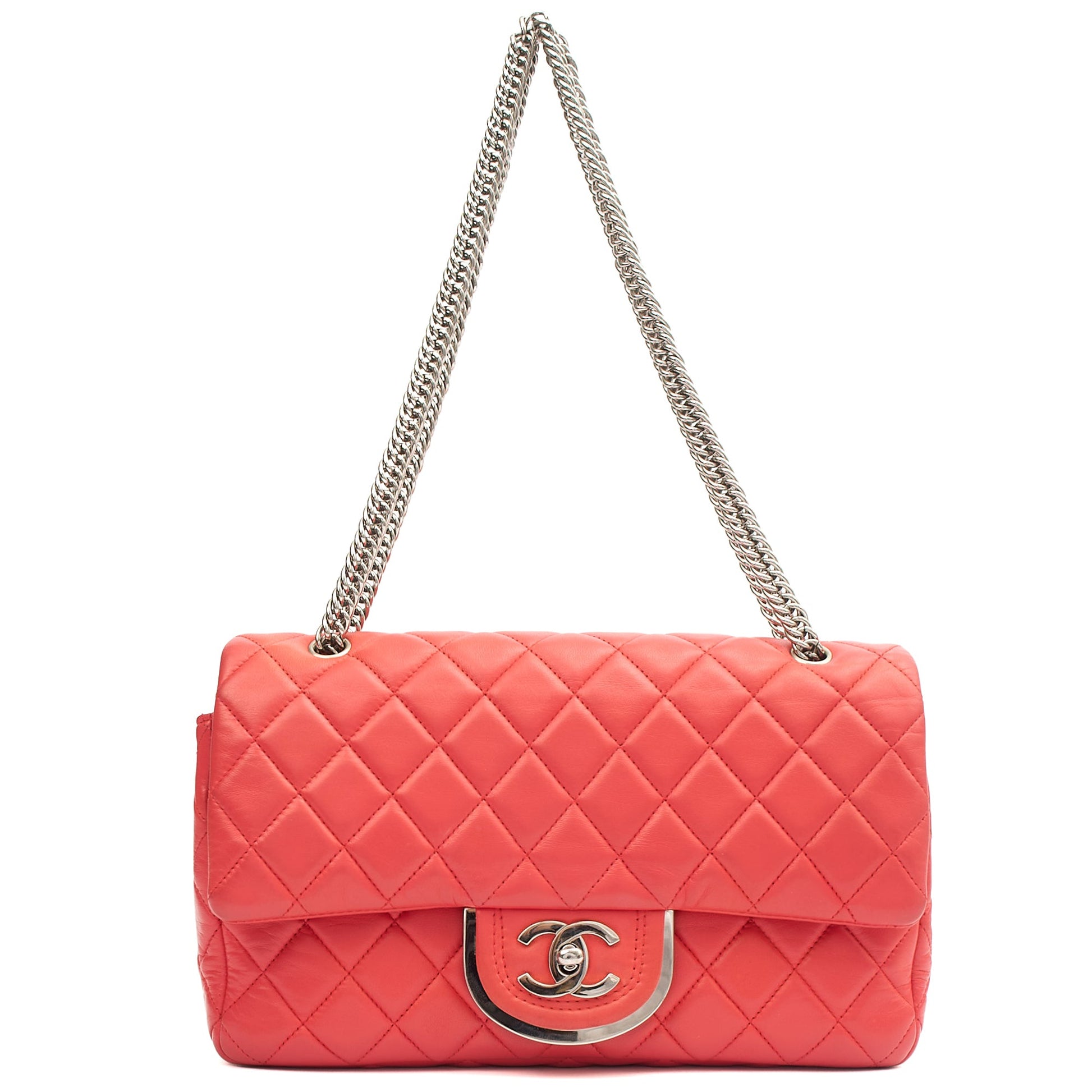 Chanel Shoulder Bag Flap Bag in Red, Leather — Detail View