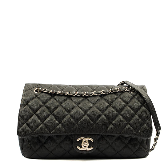 Chanel Shoulder Bag Flap Bag in Black, Caviar Leather — Front View