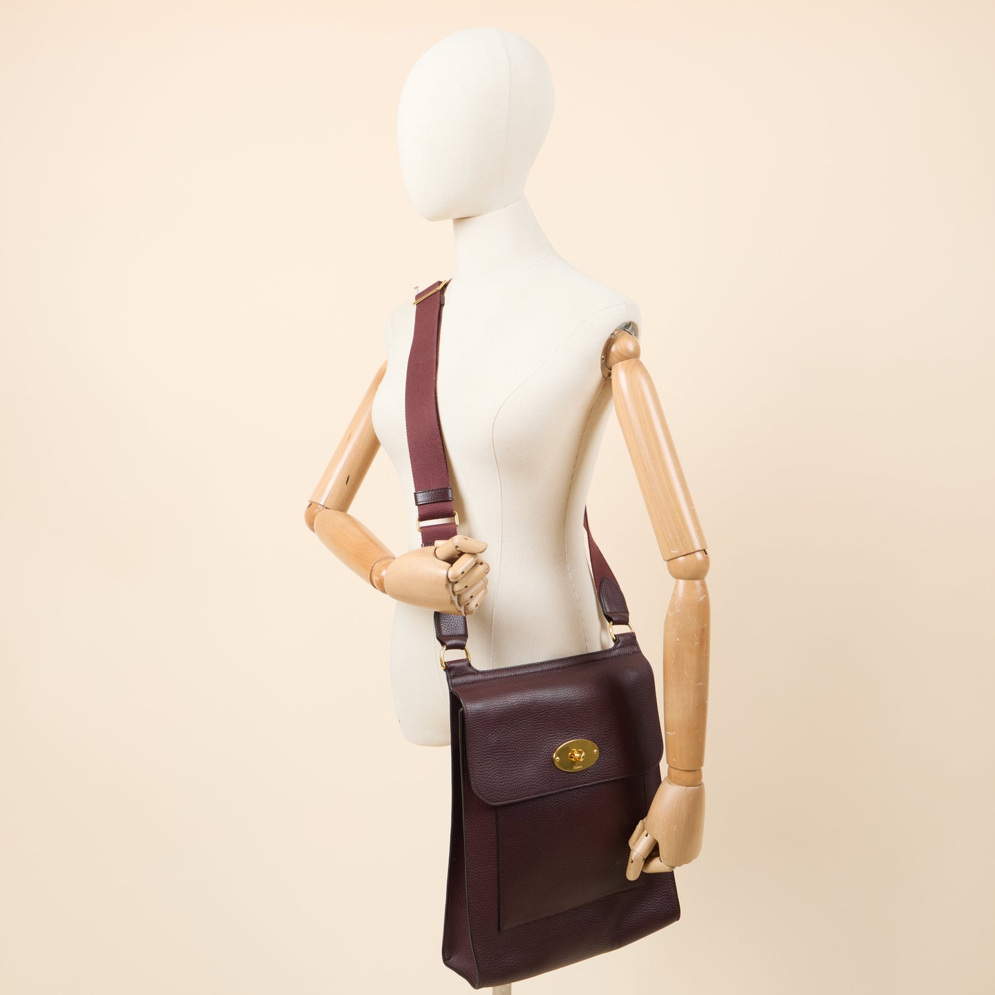 Mulberry Cross Body Antony - Large in Oxblood, Calfskin Leather — Side View