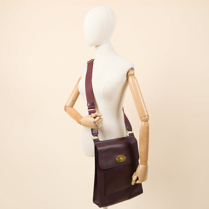 Mulberry Cross Body Antony - Large in Oxblood, Calfskin Leather — Side View