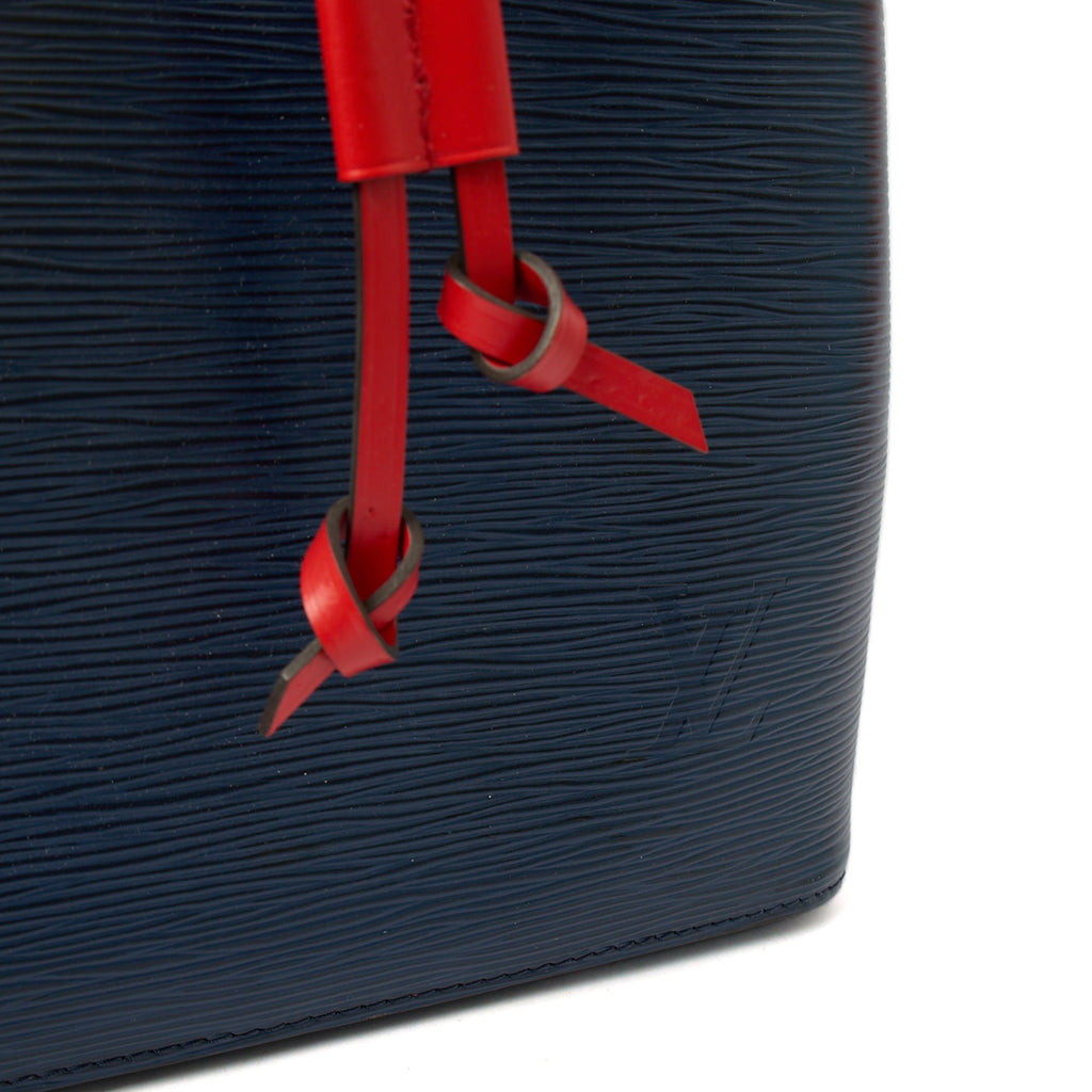 Louis Vuitton Bucket Bag Noe in Blue , 35nis Leather — Side View