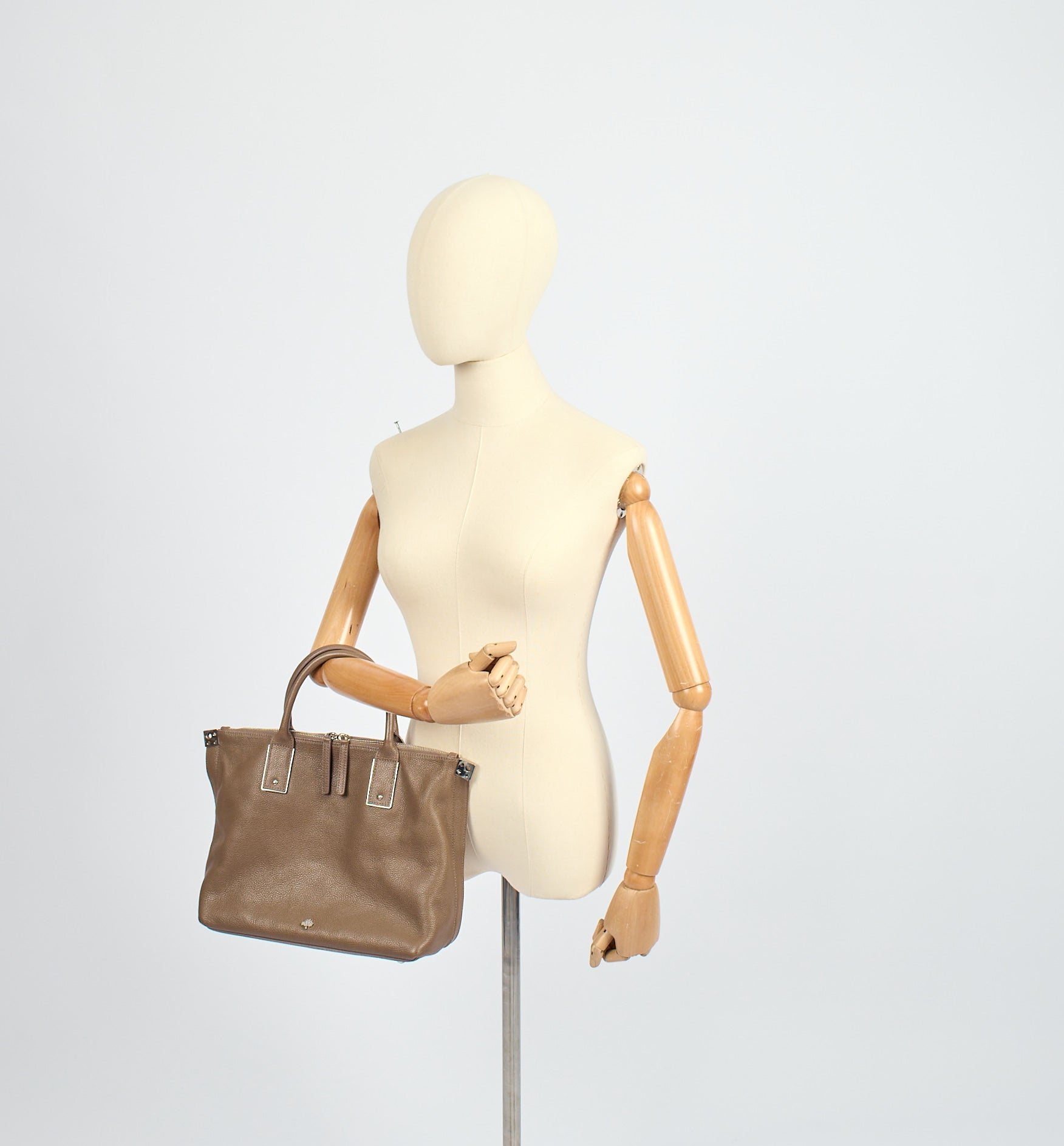 Mulberry Tote Alice  in Taupe, Calfskin Leather — Side View