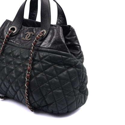 Chanel Shoulder Bag Bubble Tote in Green, Nubuck — Detail View