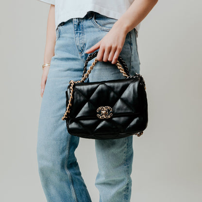 Chanel Shoulder Bag Chanel 19 in Black, Calfskin Leather — Side View