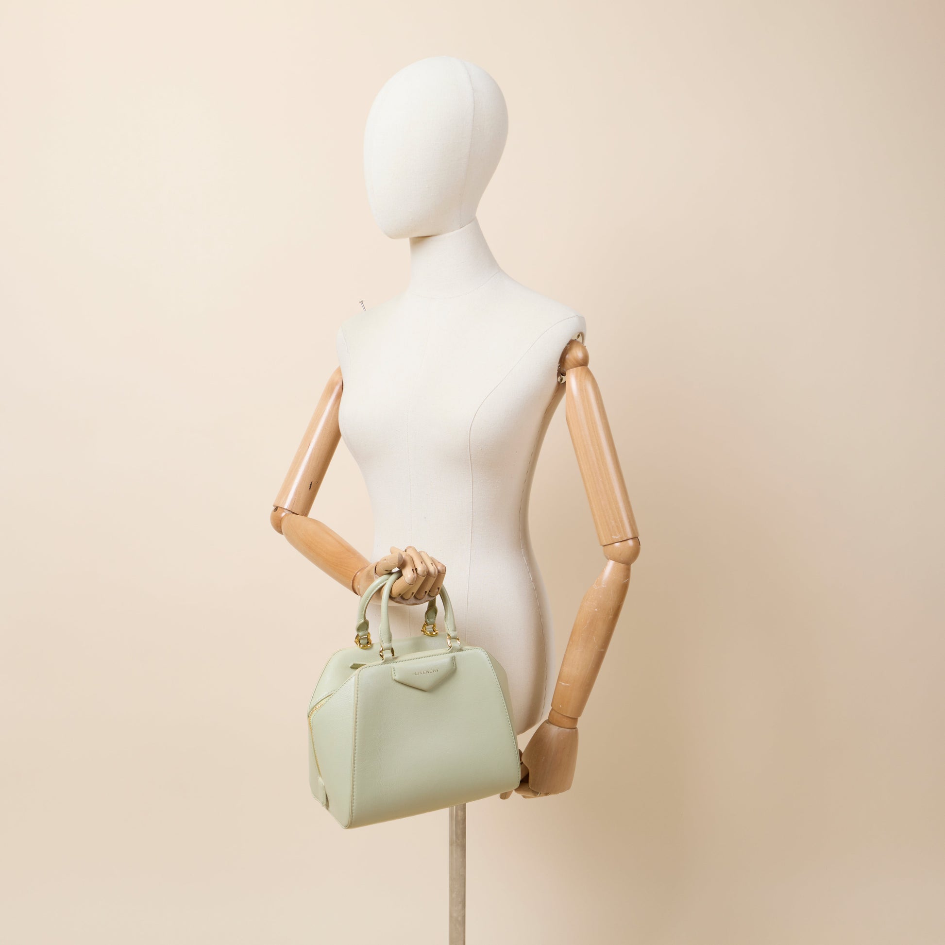 Givenchy Mini Bag Antigona Mini Cube in Green, Leather — Alternate View 13