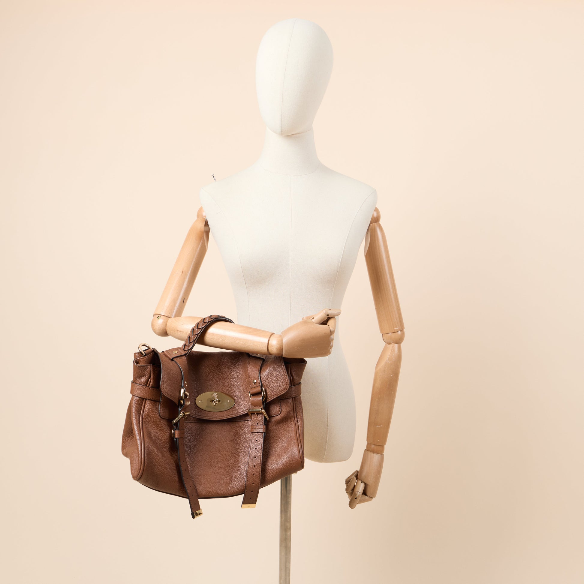 Mulberry Top Handle Alexa in Oak, Calfskin Leather — Side View