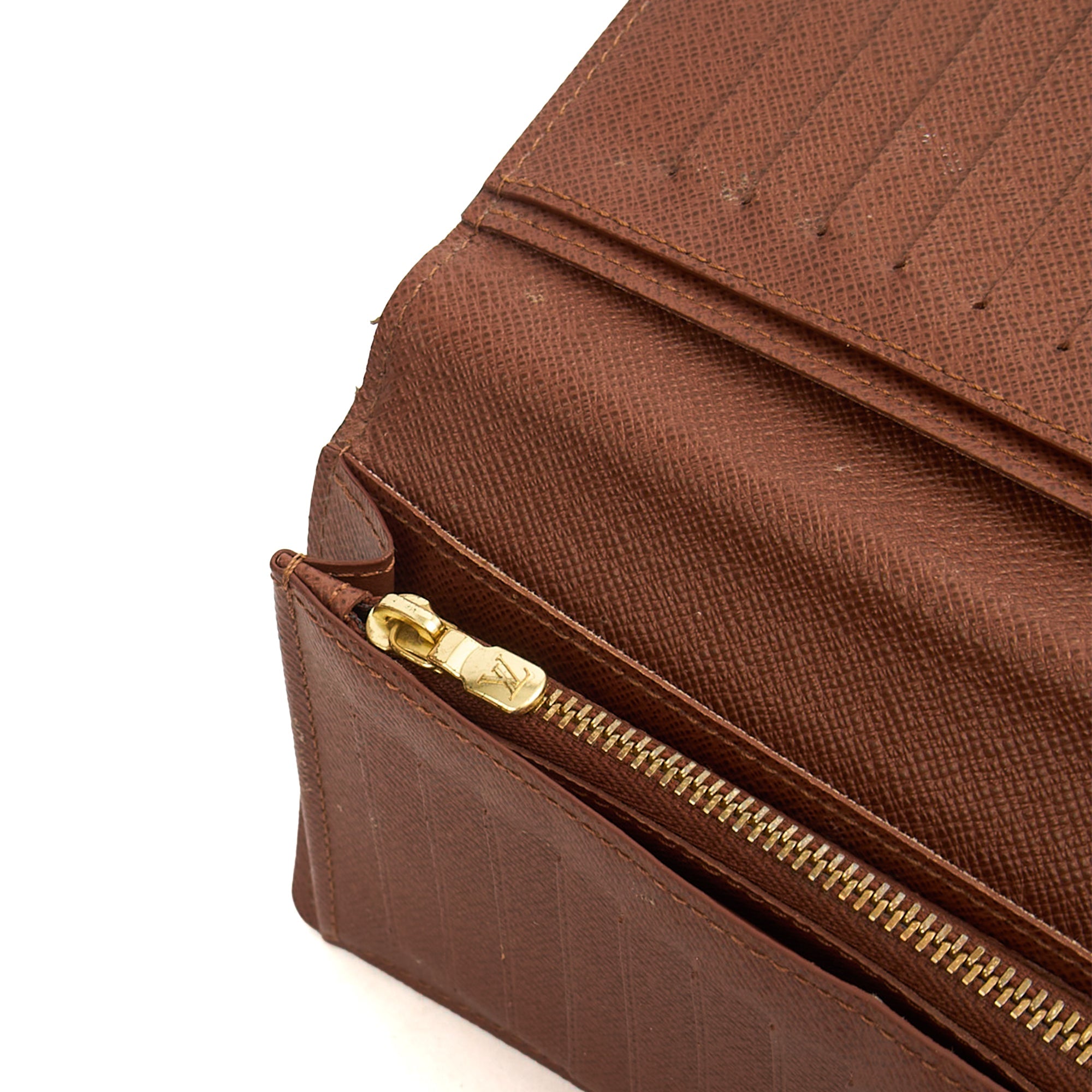 Louis Vuitton Purse Insolite Wallet in Monogram, Canvas — Lifestyle View