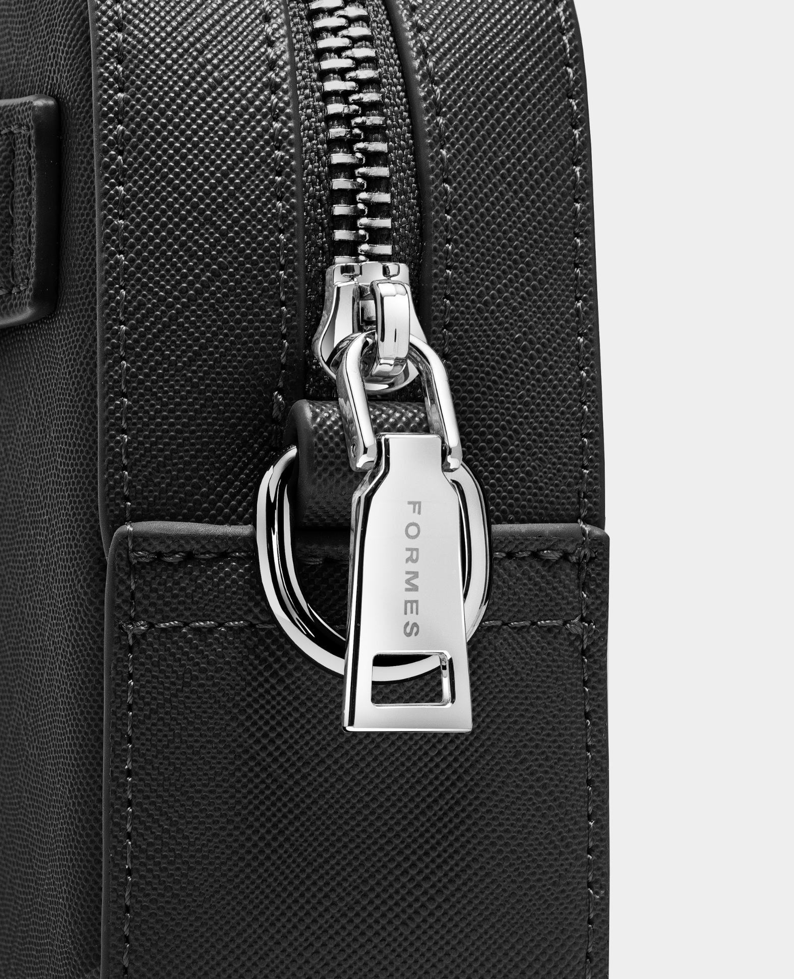 Formes Mini Adapt Nero — Detail View