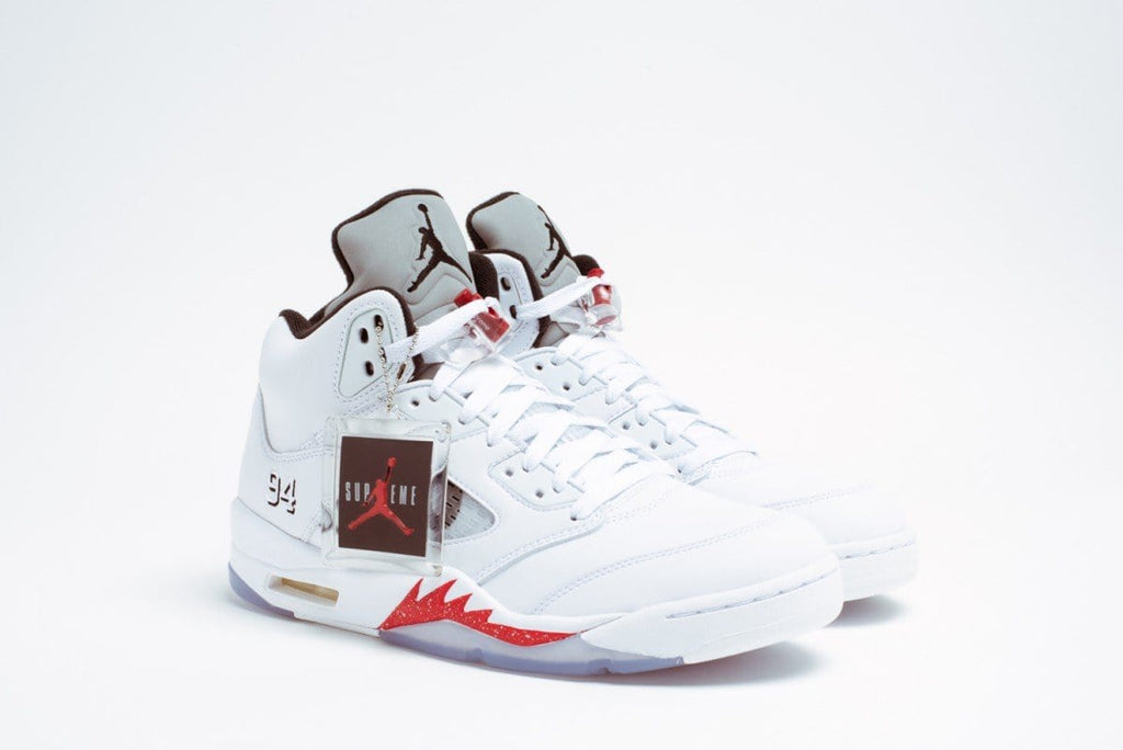 AIR JORDAN 5 RETRO SUPREME "SUPREME" WHITE — UK 3 | EU 35.5 | US 3.5 — Side View