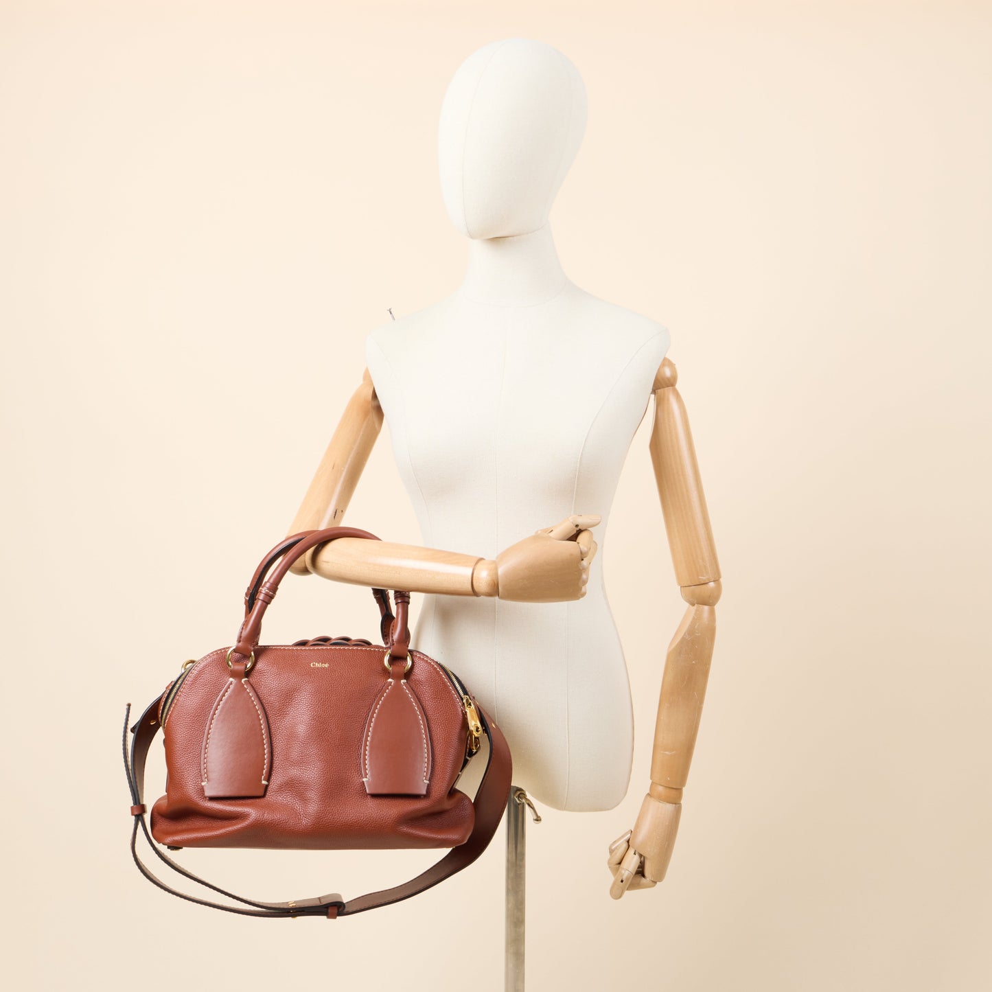 Chloe Tote Daria - Medium in Brown, Leather — Alternate View 9