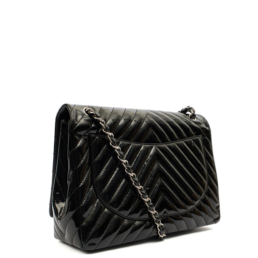 Chanel Shoulder Bag Chevron Flap Bag  in Black, Patent Leather — Side View