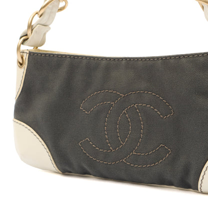 Chanel Shoulder Bag Vintage Shoulder Bag in Grey, Fabric — Alternate View 14