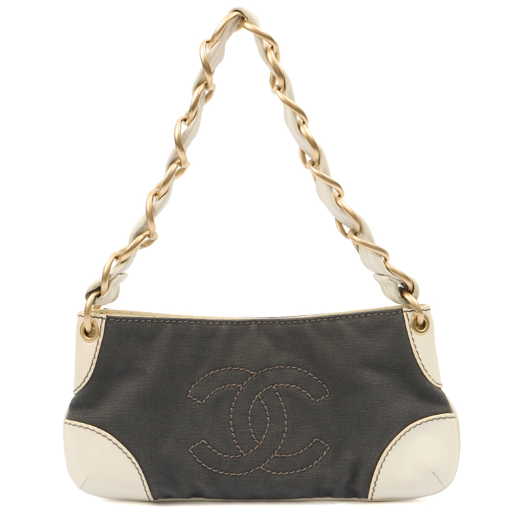 Chanel Shoulder Bag Vintage Shoulder Bag in Grey, Fabric — Alternate View 9