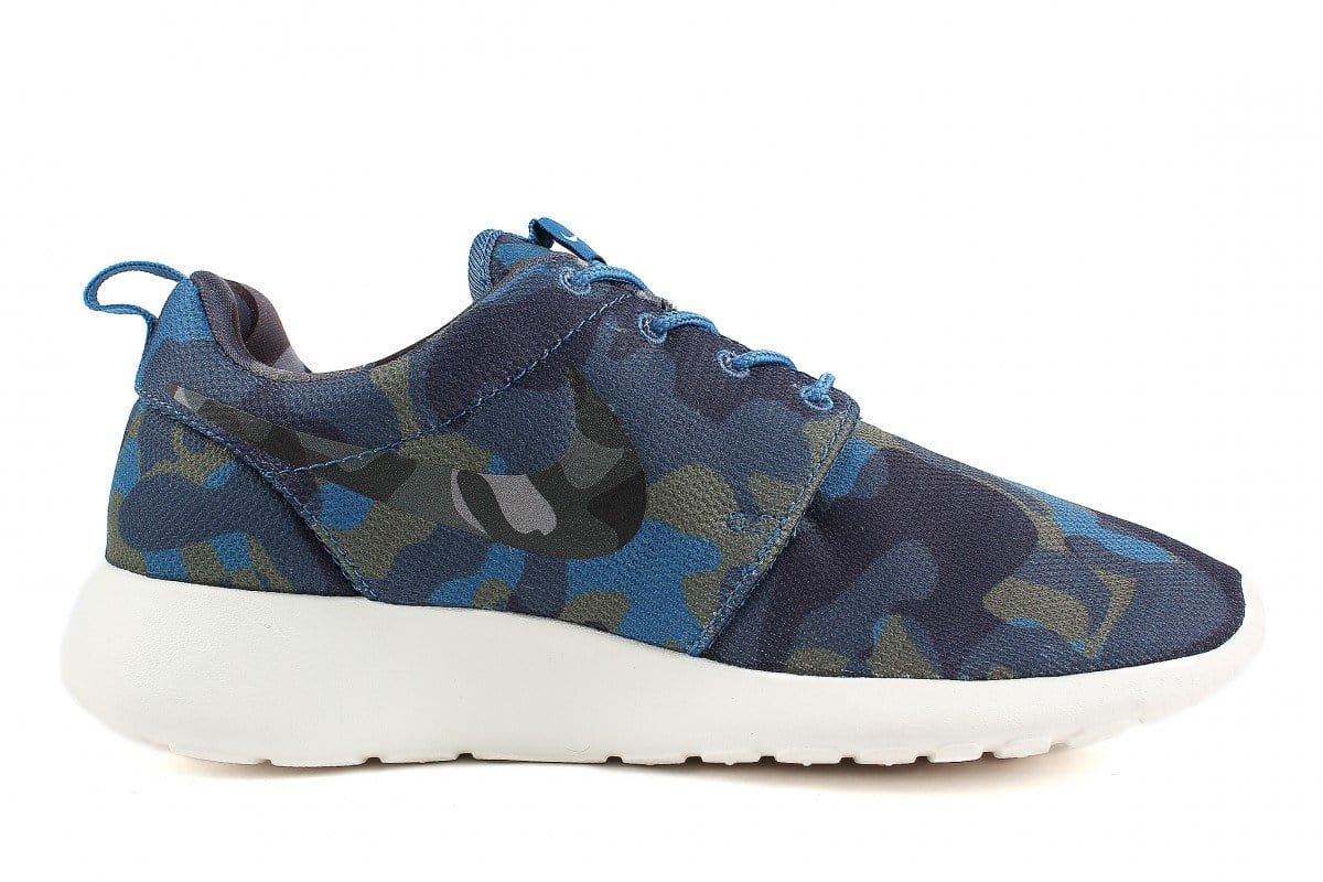NIKE WMNS ROSHE ONE PRINT — UK 2.5 | EU 35.5 | US 5 — Side View