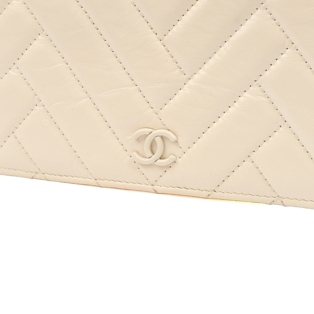 Chanel Cross Body Wallet on Chain in White, Crinkled Calfskin Leather — Alternate View 7