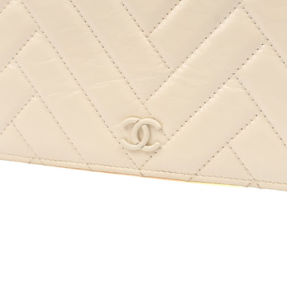 Chanel Cross Body Wallet on Chain in White, Crinkled Calfskin Leather — Alternate View 7