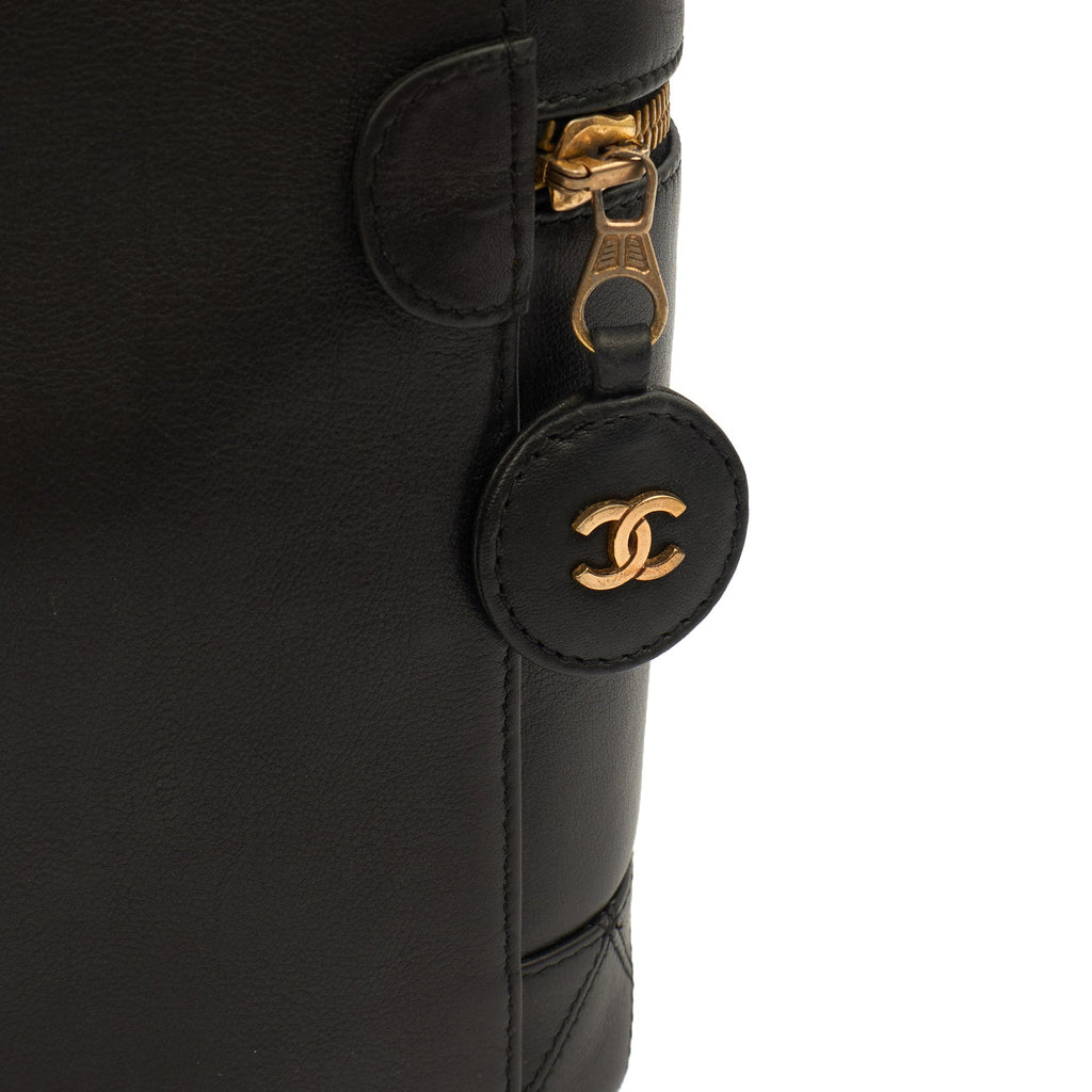 Chanel Cosmetic Bag Vanity Case in Black, Caviar Leather — Alternate View 10
