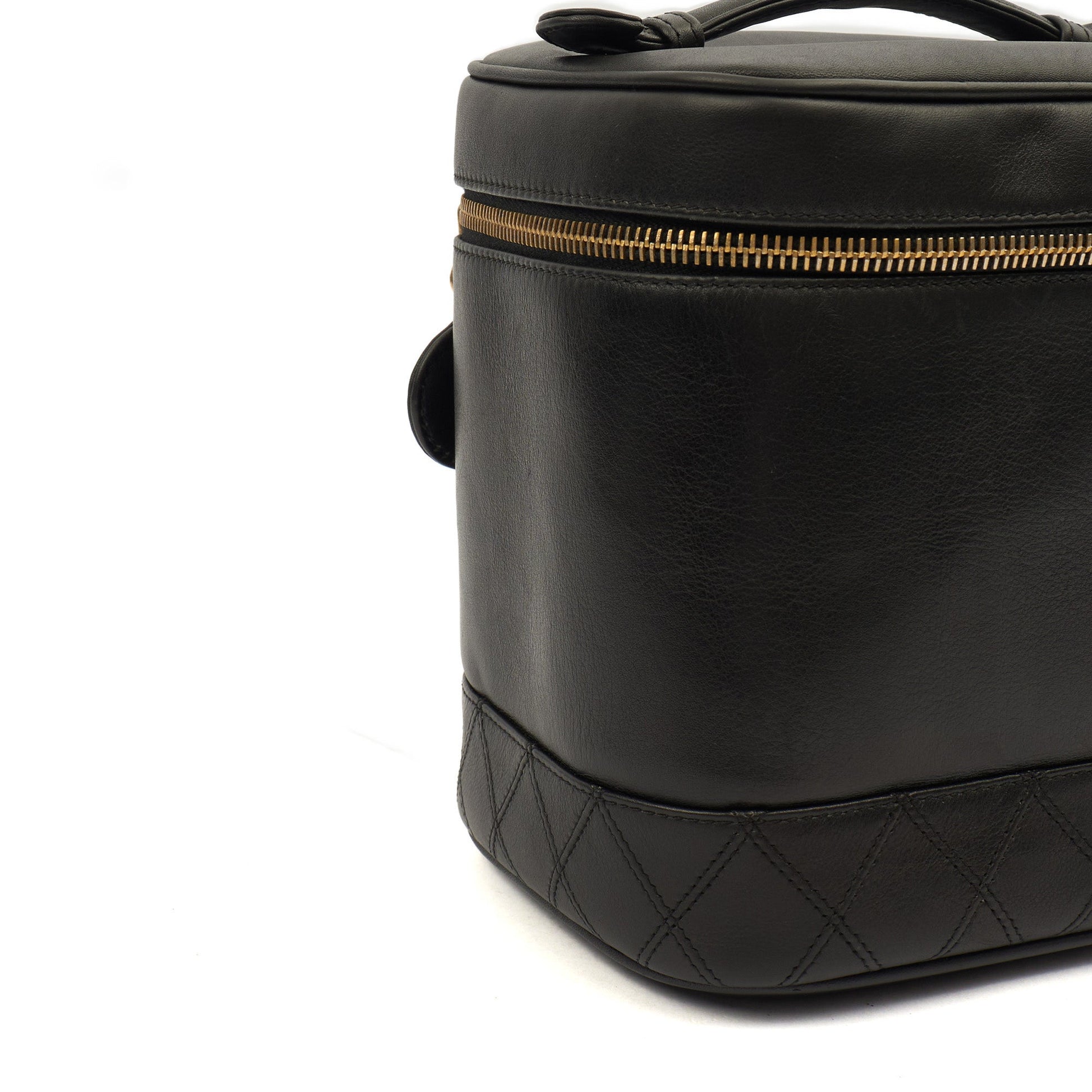 Chanel Cosmetic Bag Vanity Case in Black, Caviar Leather — Alternate View 15