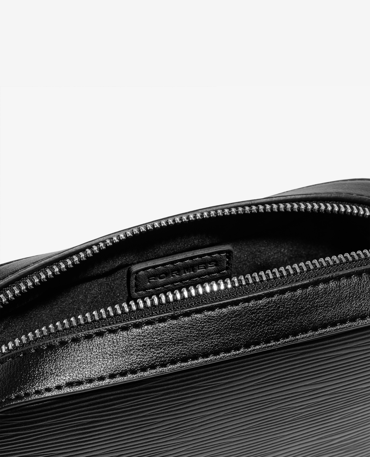 Formes Mini Adapt Ripple Nero — Lifestyle View