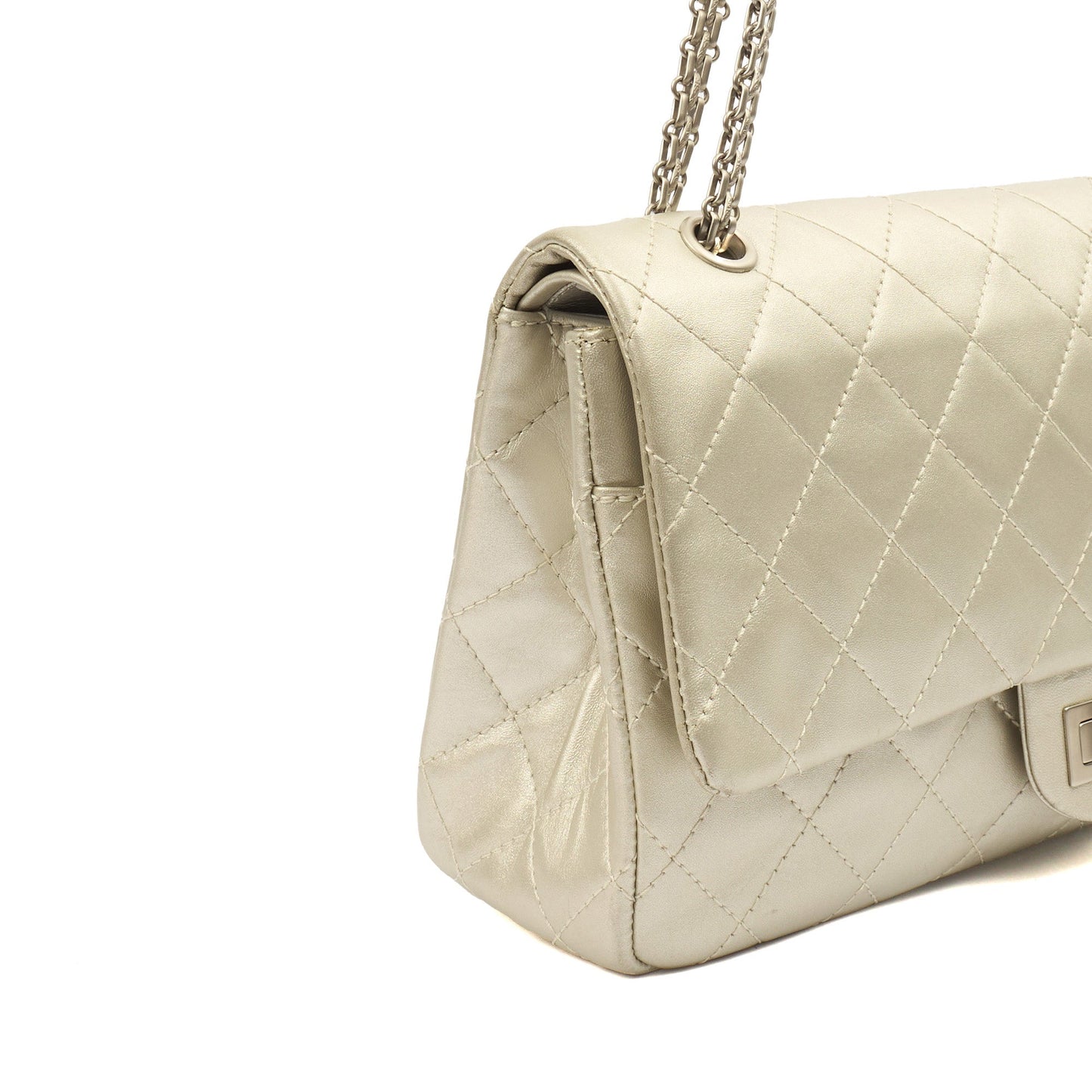Chanel Shoulder Bag 2.55 Reissue - Maxi in Metallic, Leather — Alternate View 9
