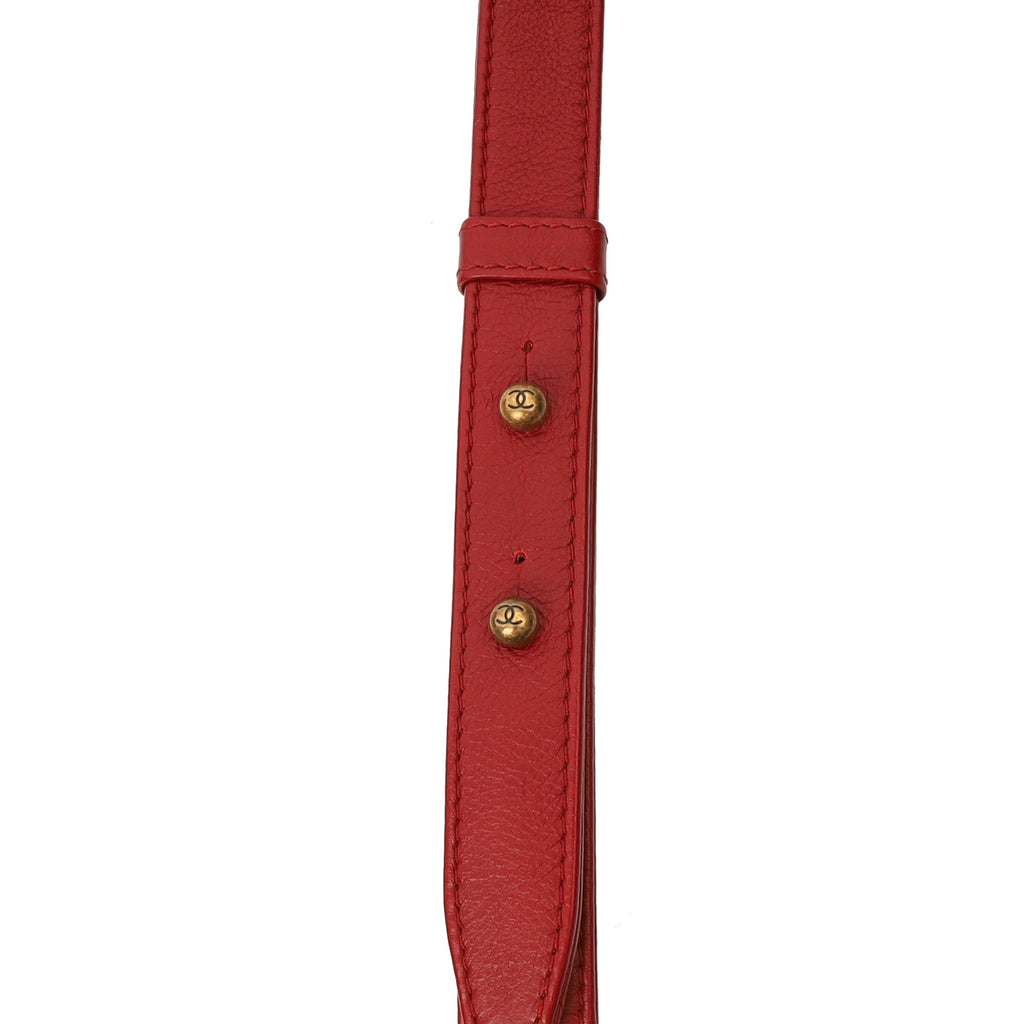 Chanel Shoulder Bag Boy - Small in Red, Calfskin Leather — Alternate View 10