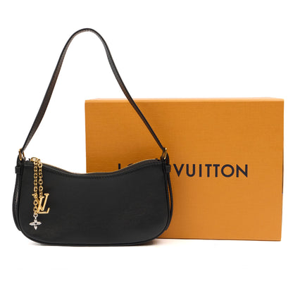 Louis Vuitton Shoulder Bag Bloom Pochette in Black, Leather — Side View