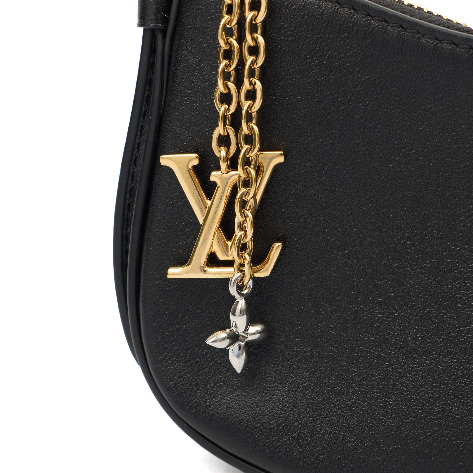 Louis Vuitton Shoulder Bag Bloom Pochette in Black, Leather — Alternate View 7