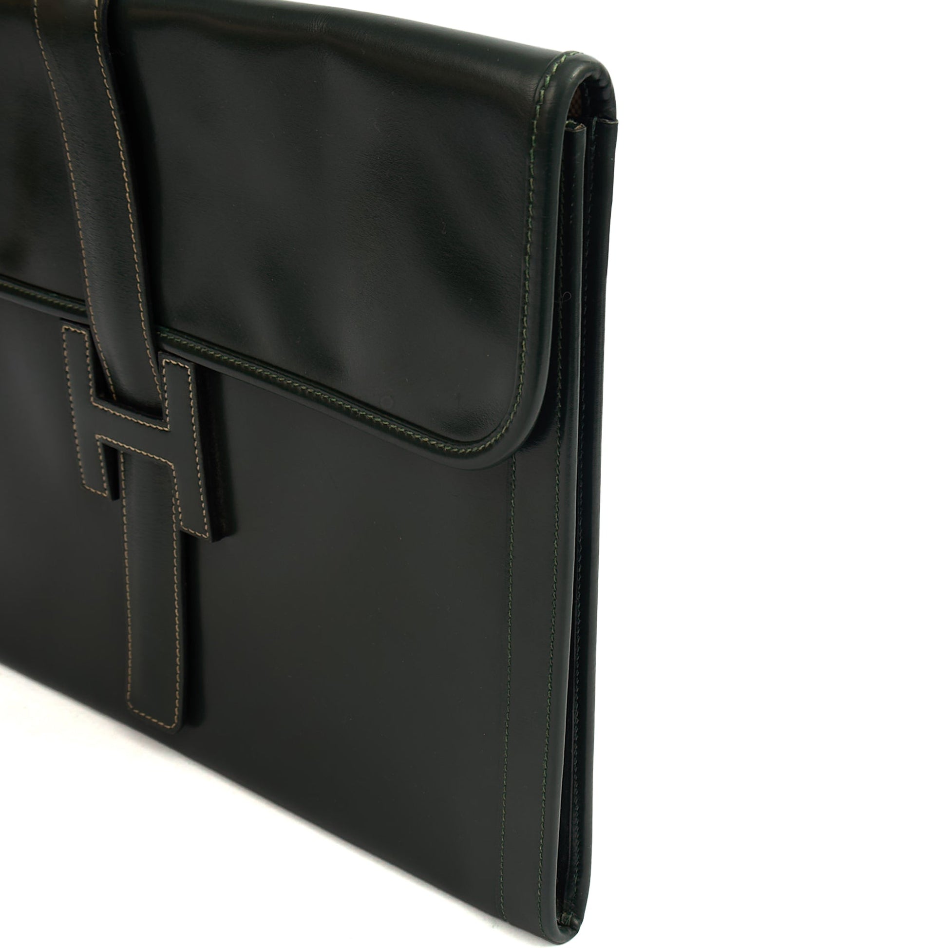 Hermes Jige  in Vert Anglaise, Box Calf Leather — Detail View