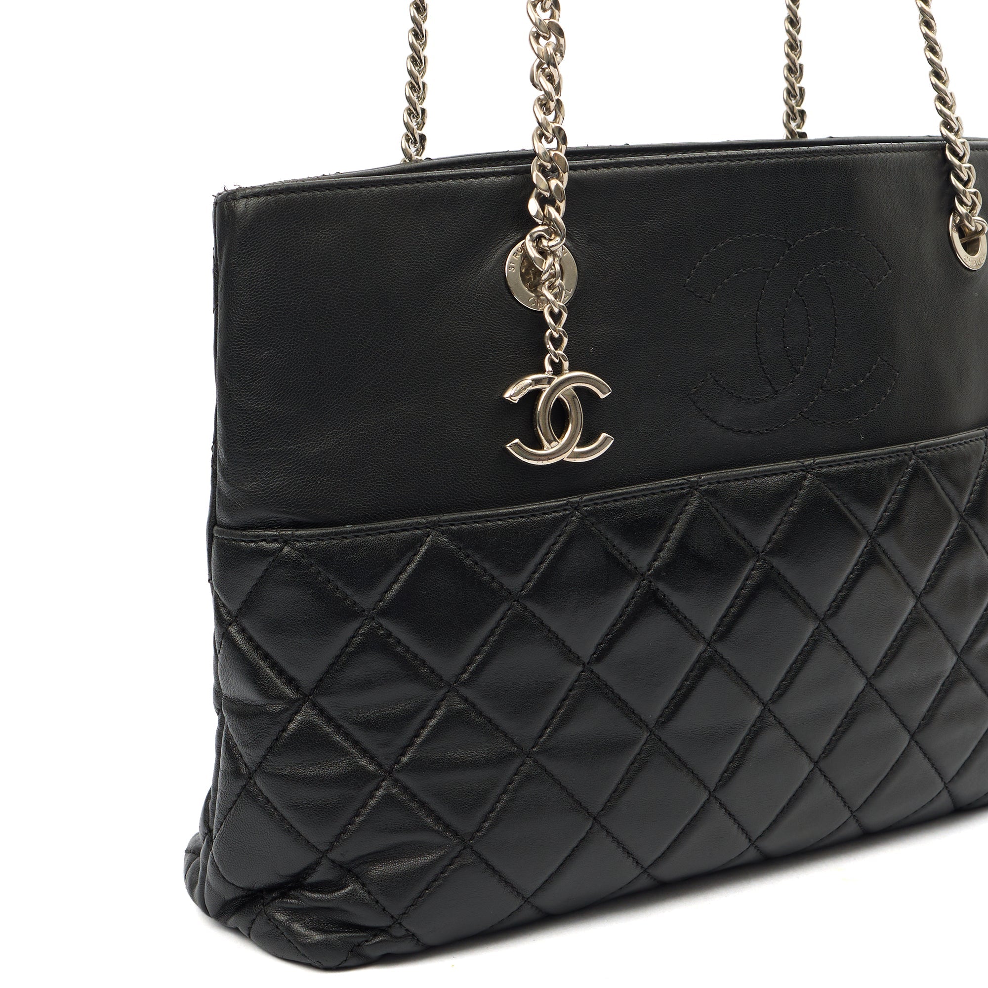 Chanel Tote Tote in Black, Lambskin Leather — Alternate View 8