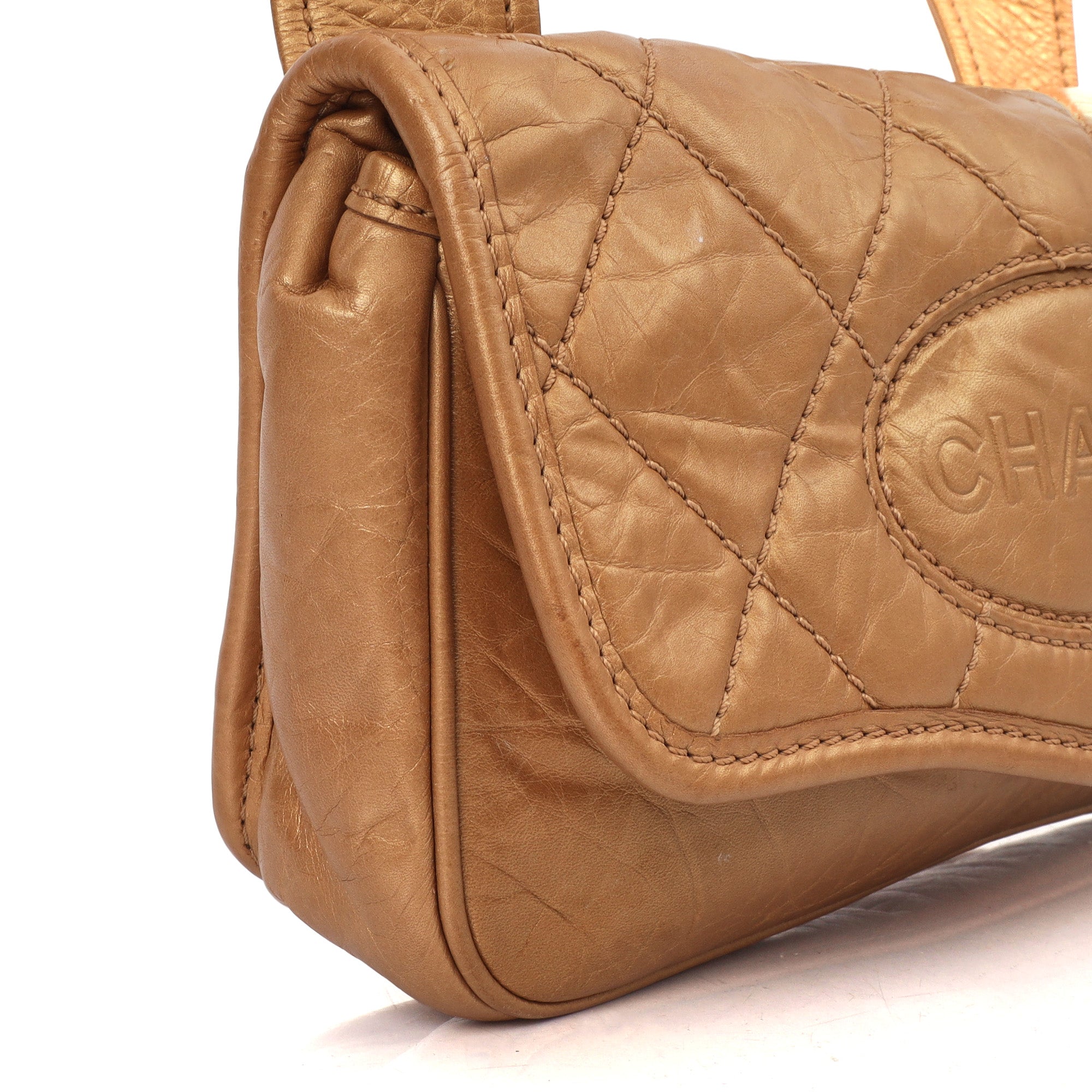 Chanel Shoulder Bag Vintage Shoulder Bag in Metallic, Calfskin Leather — Alternate View 8