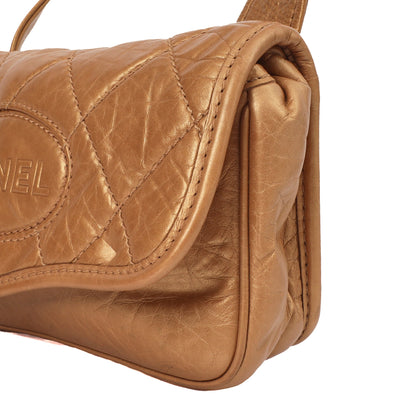 Chanel Shoulder Bag Vintage Shoulder Bag in Metallic, Calfskin Leather — Detail View