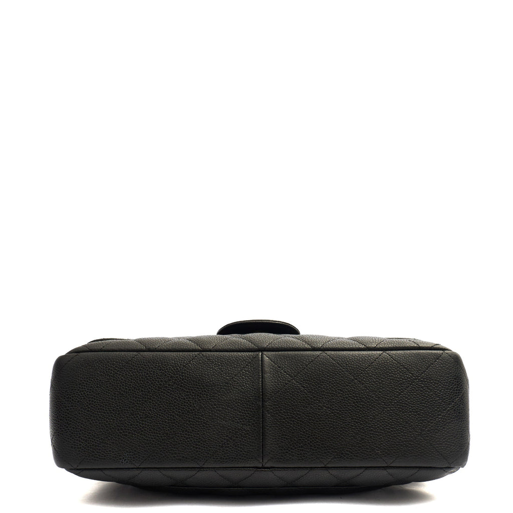 Chanel Shoulder Bag Classic Single Flap - Maxi in Black, Caviar Leather — Lifestyle View