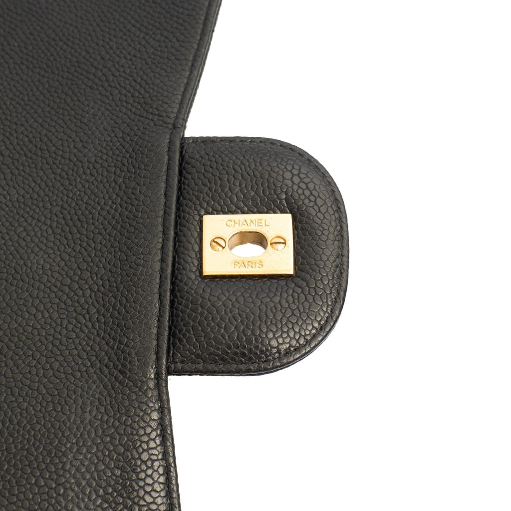 Chanel Shoulder Bag Classic Single Flap - Maxi in Black, Caviar Leather — Alternate View 11
