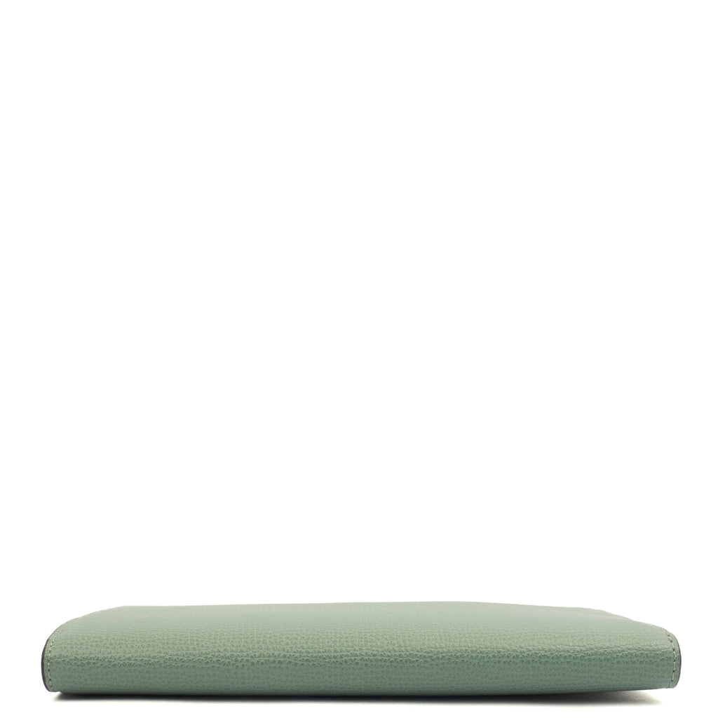 Mulberry Purse Zip Around Wallet - Medium in Green, Calfskin Leather — Detail View
