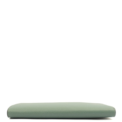Mulberry Purse Zip Around Wallet - Medium in Green, Calfskin Leather — Detail View