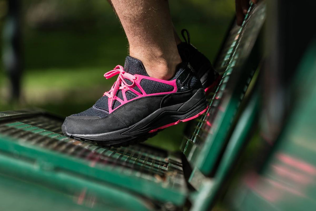 NIKE AIR HUARACHE LIGHT FC Black & Pink Flash — UK 3 | EU 35.5 | US 3.5 — Lifestyle View