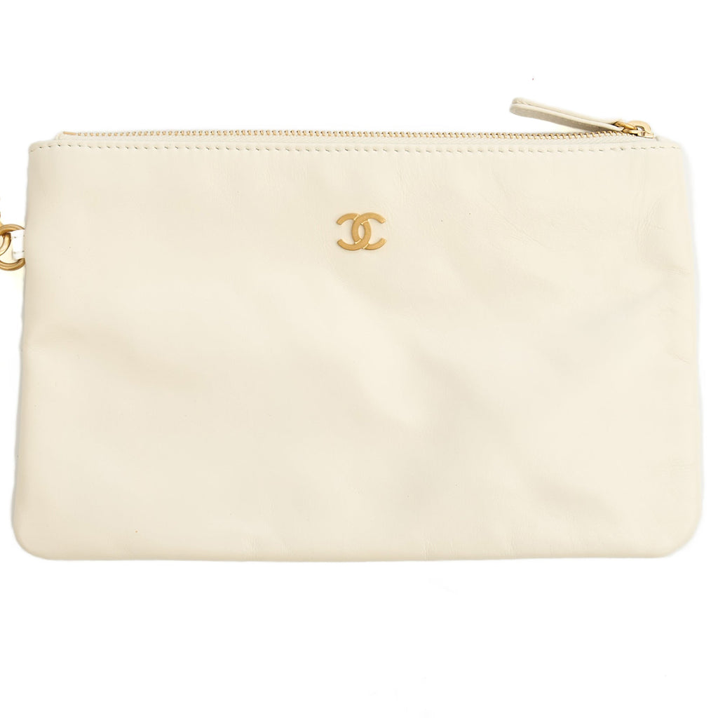 Chanel Shoulder Bag Chanel 22 in White, Calfskin Leather — Alternate View 13