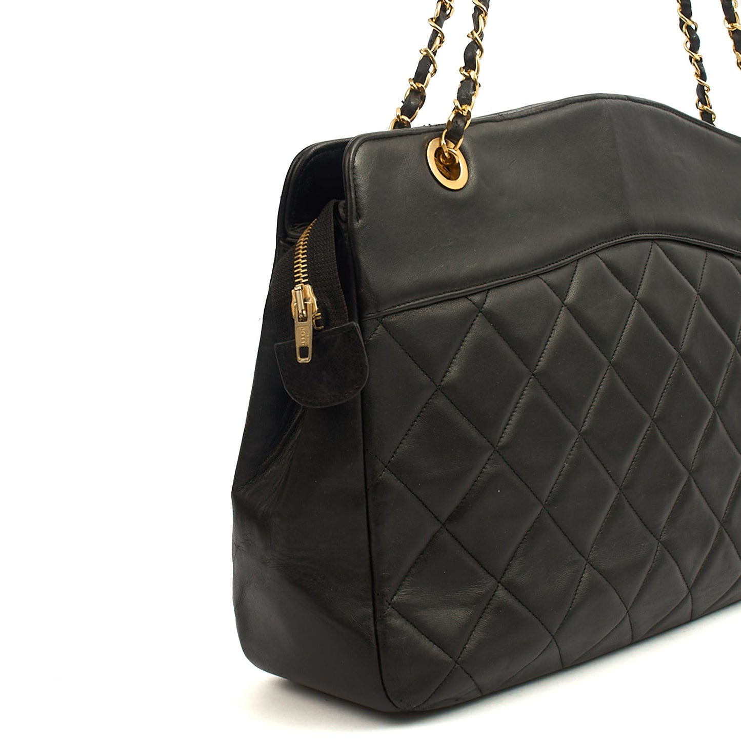 Chanel Tote Vintage Tote in Black, Leather — Alternate View 23