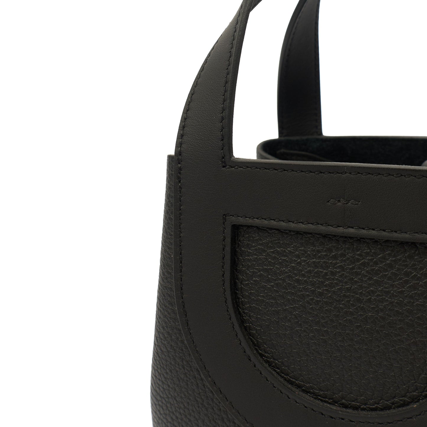 Hermes In The Loop - 18 in Black, Clemence Leather — Alternate View 8