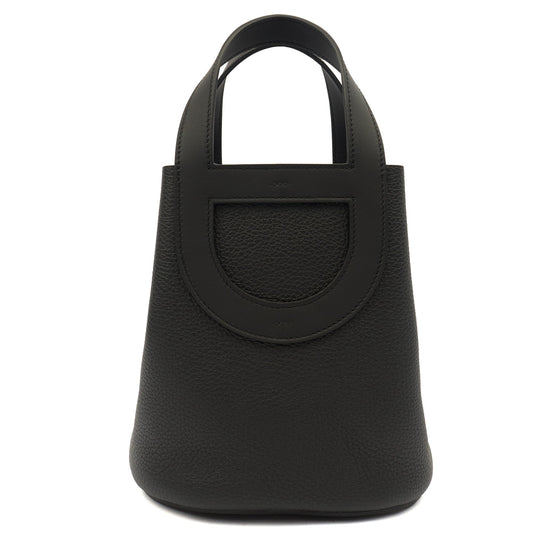 Hermes In The Loop - 18 in Black, Clemence Leather — Front View