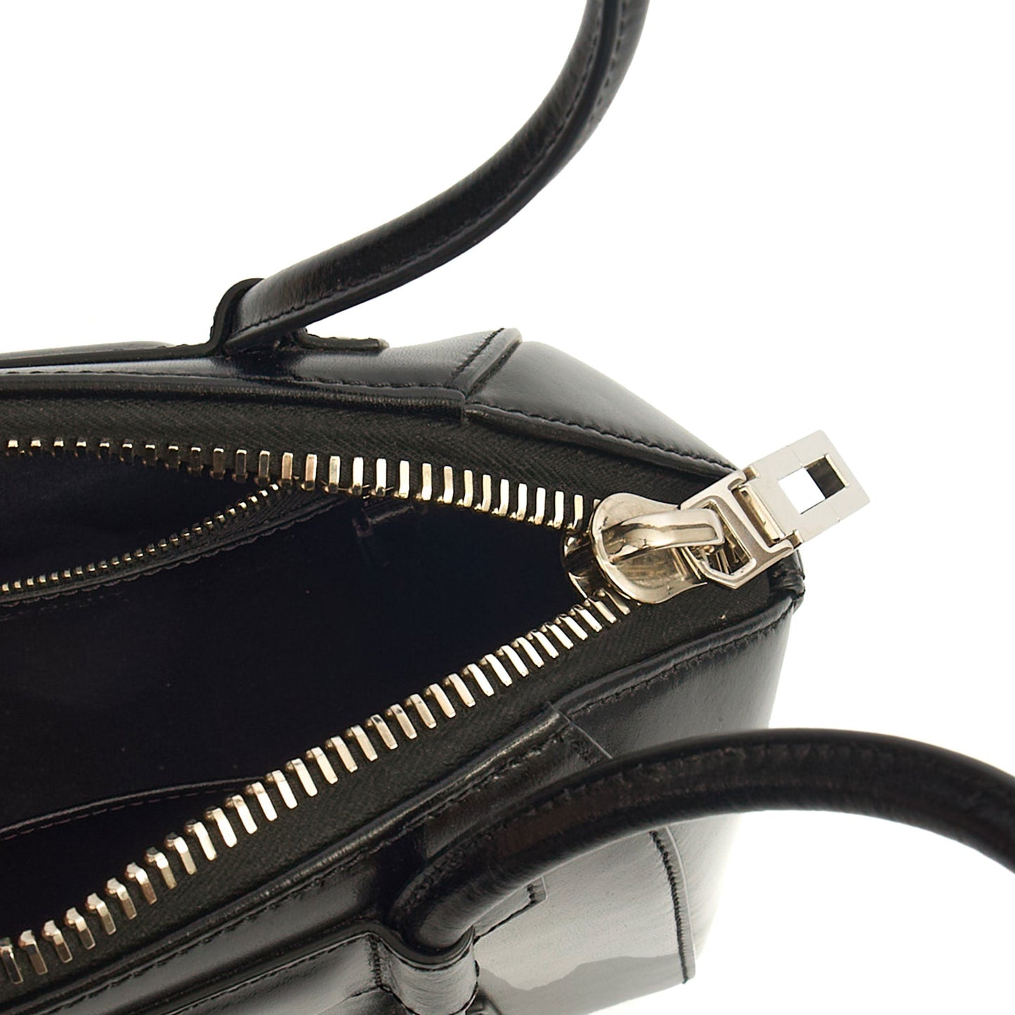 Givenchy Tote Antigona - Small in Black, Box Calfskin — Detail View