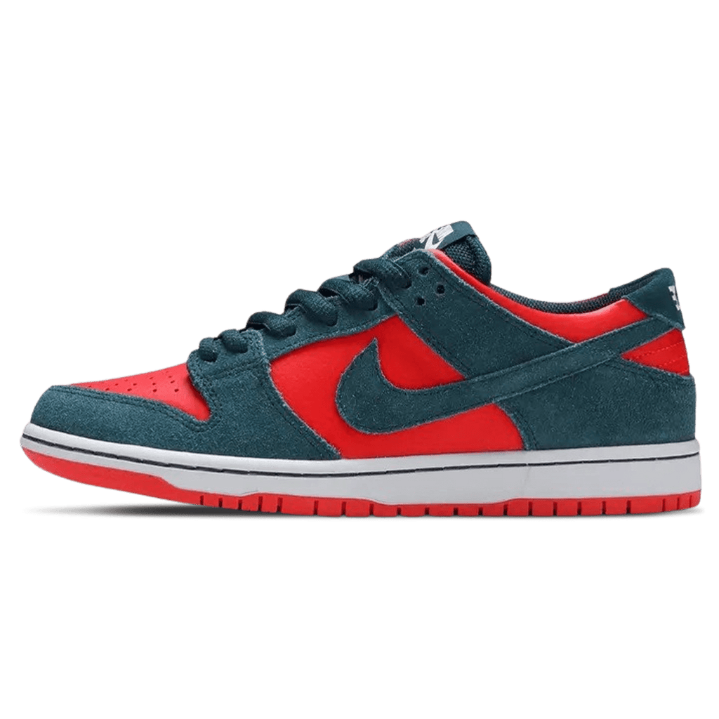 Nike Zoom Dunk Low SB 'Reverse Shark' — UK 3 | EU 35.5 | US 3.5 — Front View