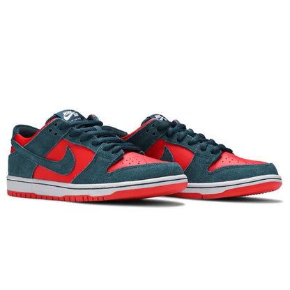 Nike Zoom Dunk Low SB 'Reverse Shark' — UK 3 | EU 35.5 | US 3.5 — Back View