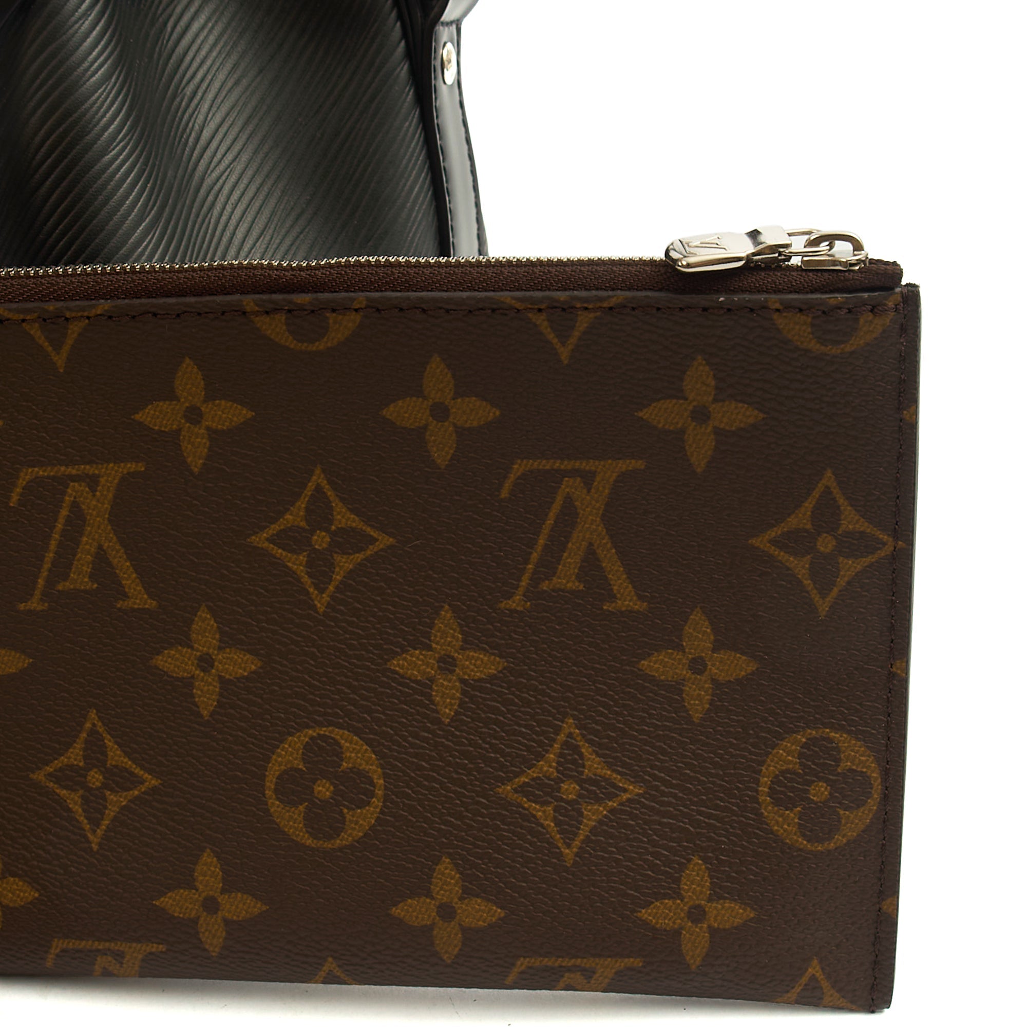 Louis Vuitton Bucket Bag Noe BB in Black, Epi Leather — Side View