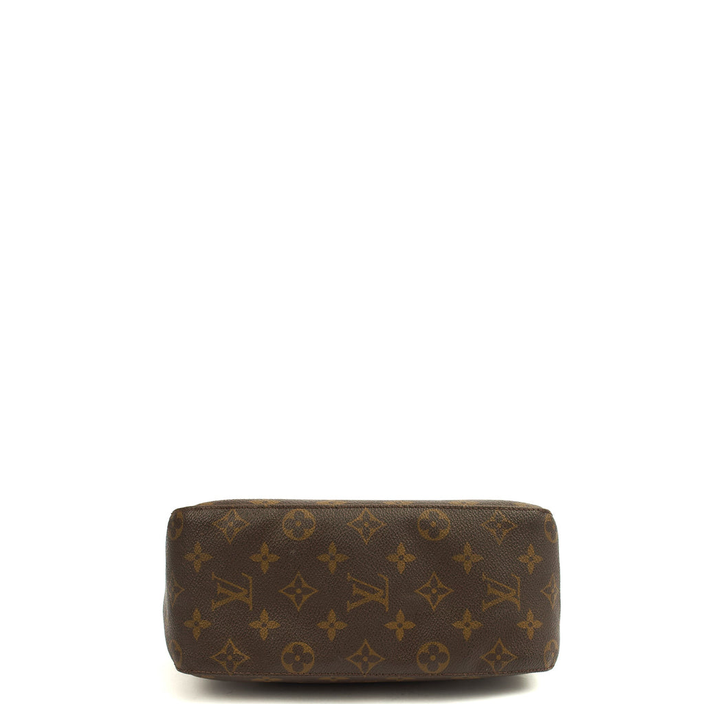Louis Vuitton Shoulder Bag Looping MM in Monogram, Canvas — Detail View