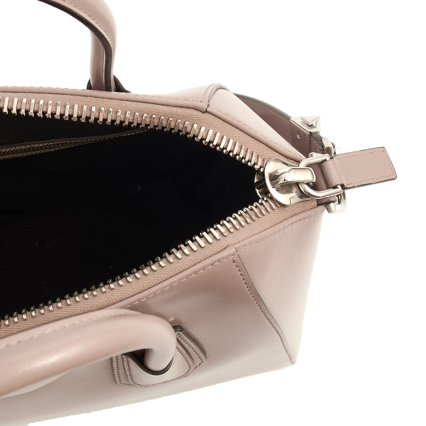 Givenchy Tote Antigona - Small in Neutral, Box Calfskin — Detail View
