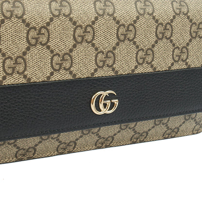 Gucci Purse Wallet in GG Supreme, Leather — Detail View