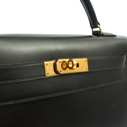 Hermes Kelly 32 in Black, Box Calf Leather — Detail View