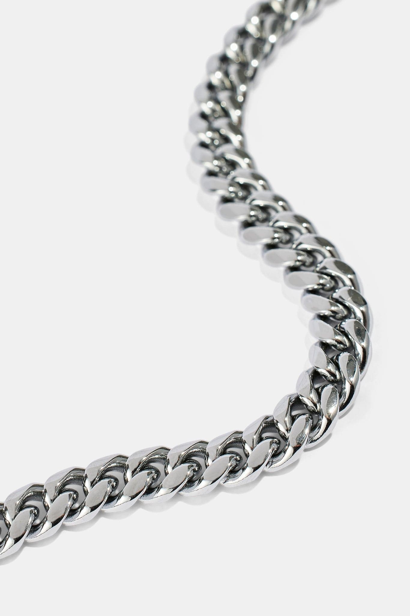 Cernucci Miami Cuban Chain - 8mm - White — 18" — Back View